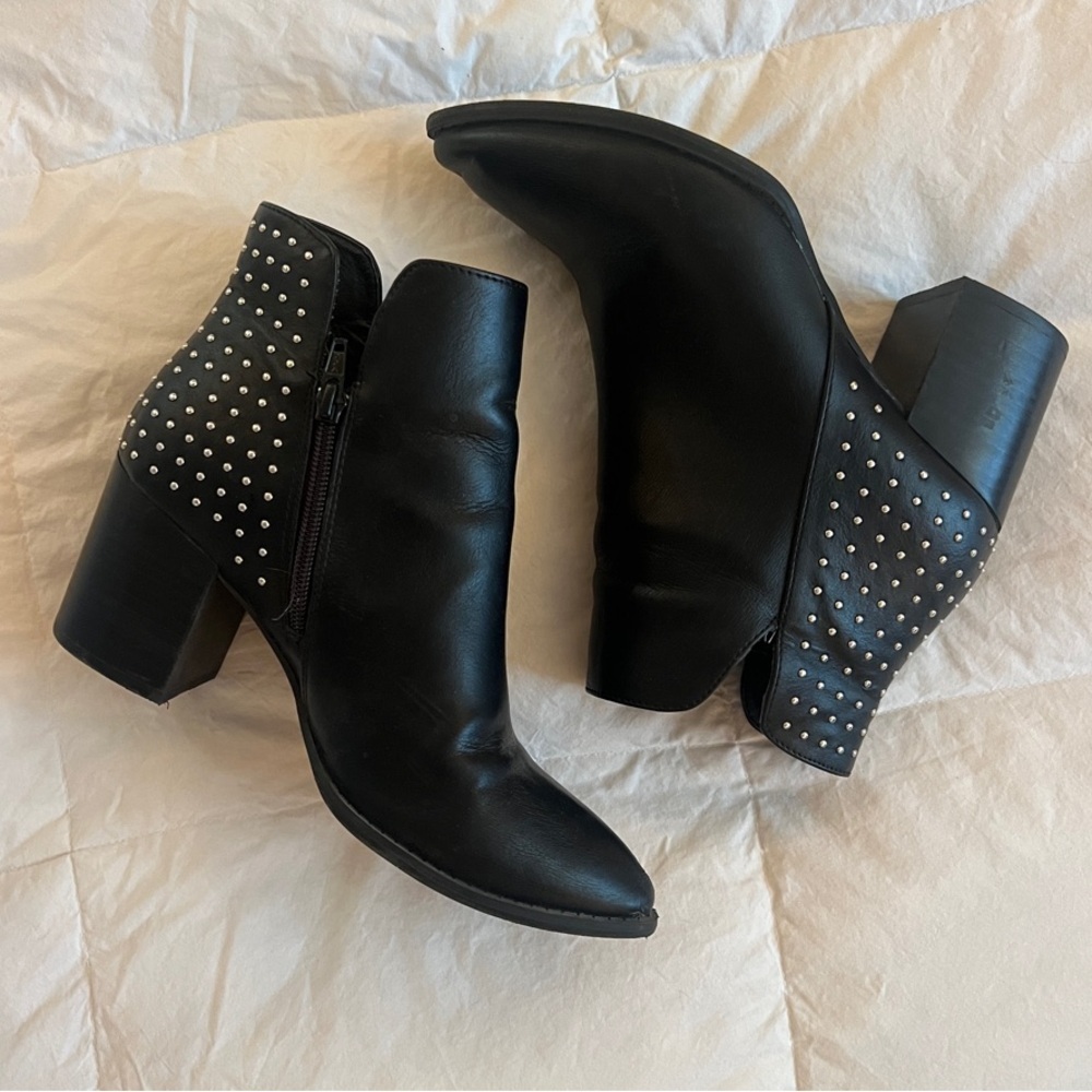 Report Black Ankle Boots with Chunky Heel and Studded Detailing